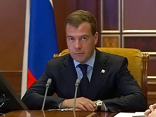 Президент России Дмитрий Медведев подписал закон о техосмотре